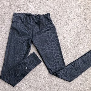 Vie Active leopard print yoga pants